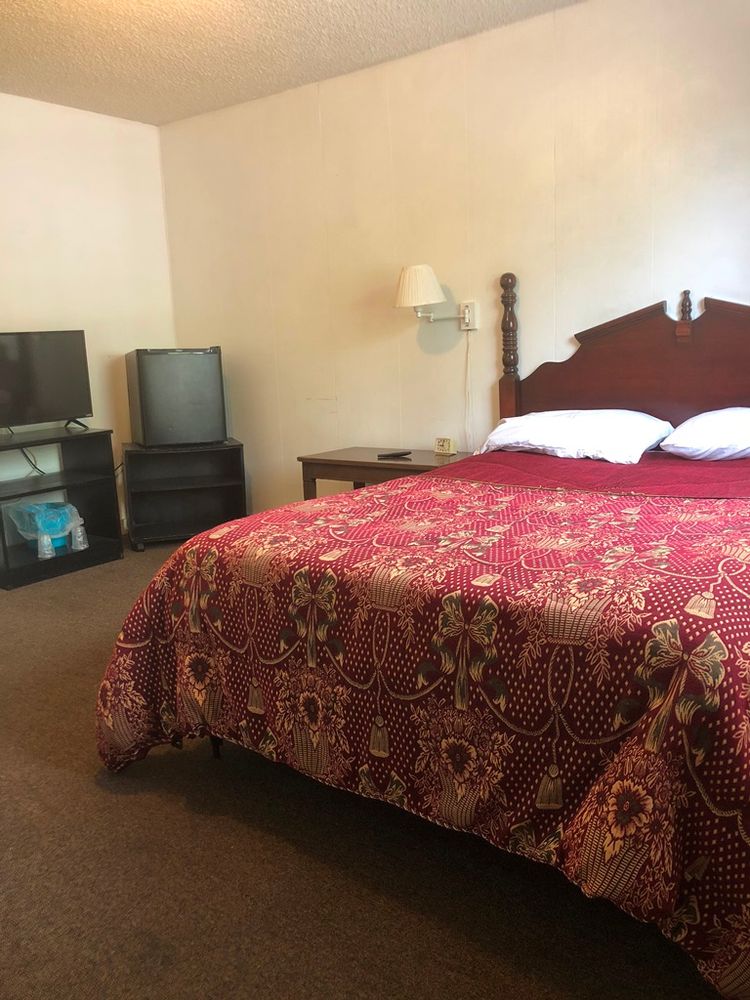 395 Canaan Rd, Skowhegan, ME 04976